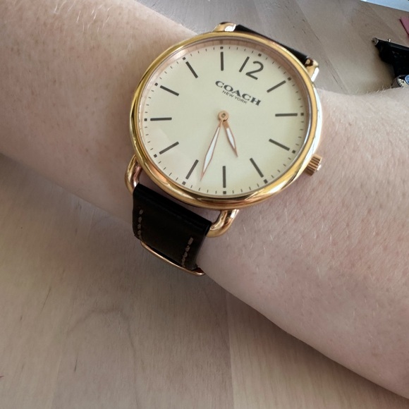 Coach Watch - Picture 12 of 12